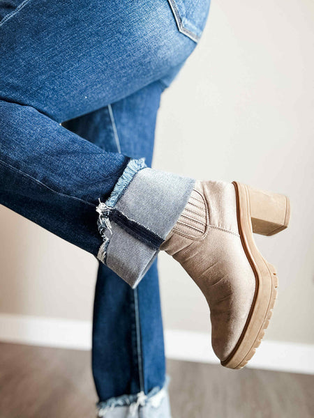 Presley High Rise Straight Cuffed Jeans - Dark Wash