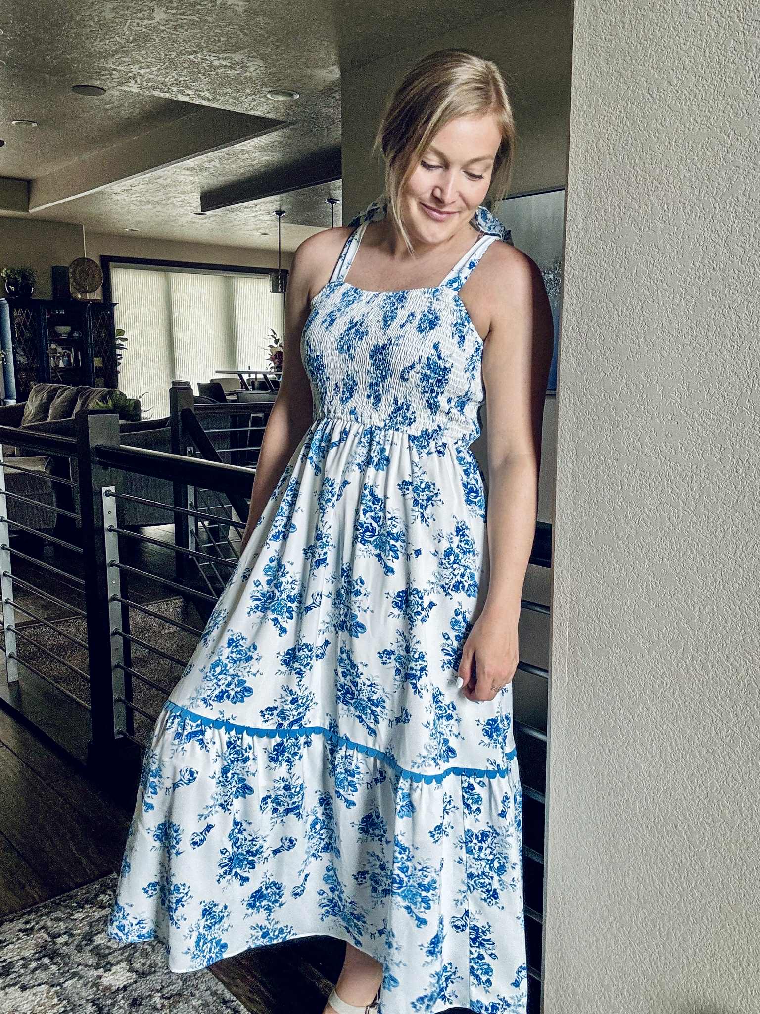 Lydia Floral Maxi Dress - SIZE MEDIUM