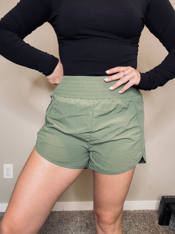 Hannah Windbreaker Shorts - Light Olive