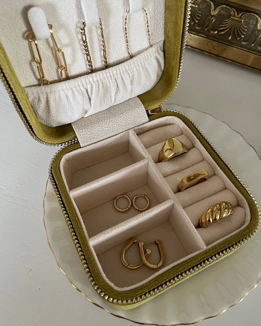 Viva Velvet Jewelry Box