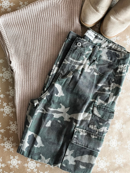 Ranger Camo Cargo Pants - SIZE 6