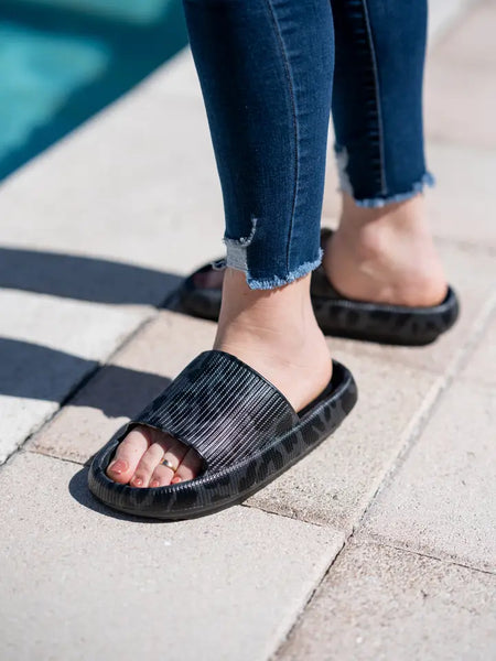 Saral Leopard Slides