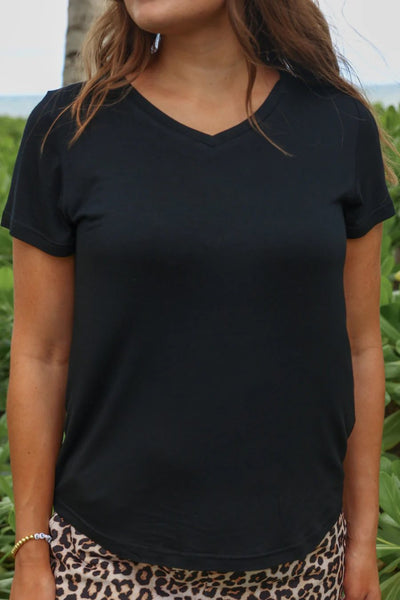 Best Basic Tee - SIZE MEDIUM