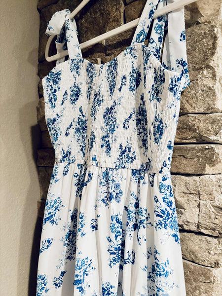 Lydia Floral Maxi Dress - SIZE MEDIUM