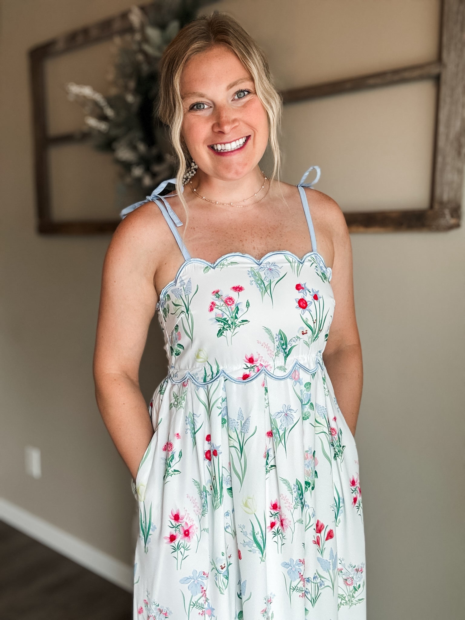 Wisteria Lane Floral Dress - SIZE MEDIUM