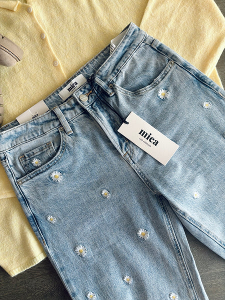 Daisy Mae Straight Leg Jeans