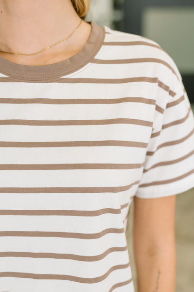 Convincing Argument Casual Tee in Mocha