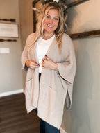 Yasmine Cozy Poncho - Beige