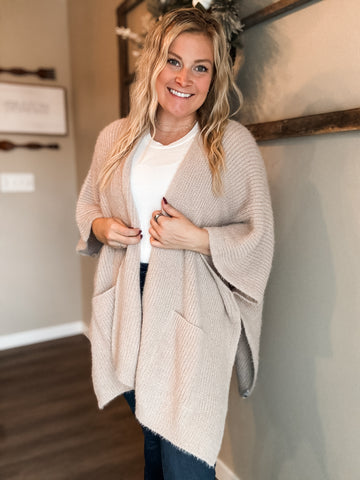 Yasmine Cozy Poncho - Beige