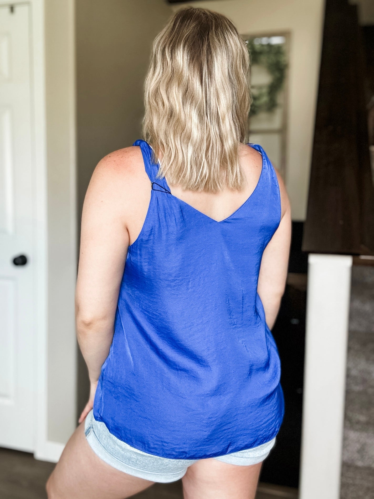 Ocean Avenue V Neck Tank Top - Capri Blue