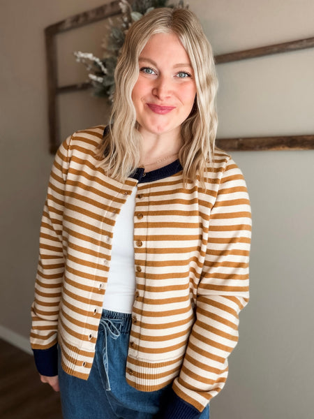 Whit Stripe Knit Cardigan