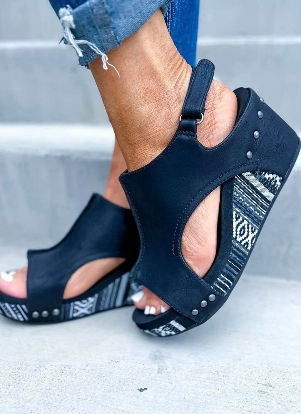 Livi II Aztec Wedge Sandals - SIZE 6.5