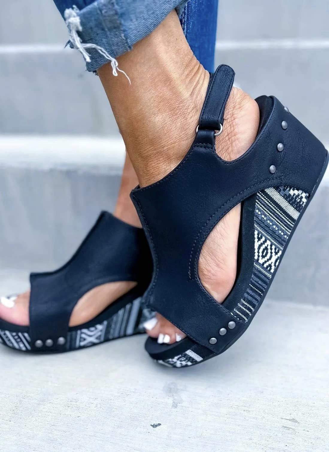 Livi II Aztec Wedge Sandals - SIZE 6.5
