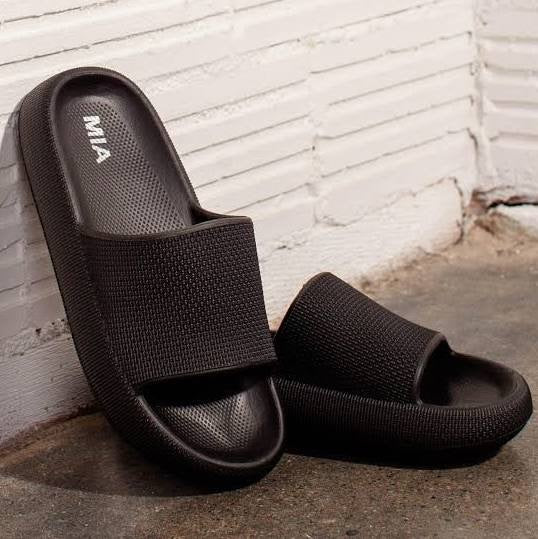 Kyla Cloud Slides - Black