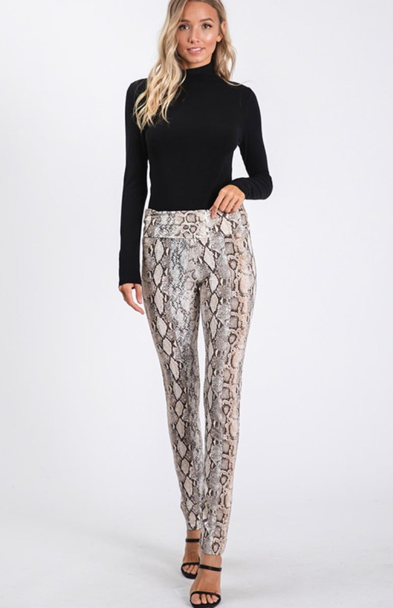 Stay Sassy Snake Print Leggings - SIZE SMALL