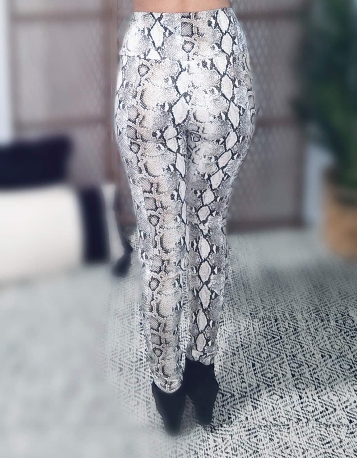Stay Sassy Snake Print Leggings - SIZE SMALL